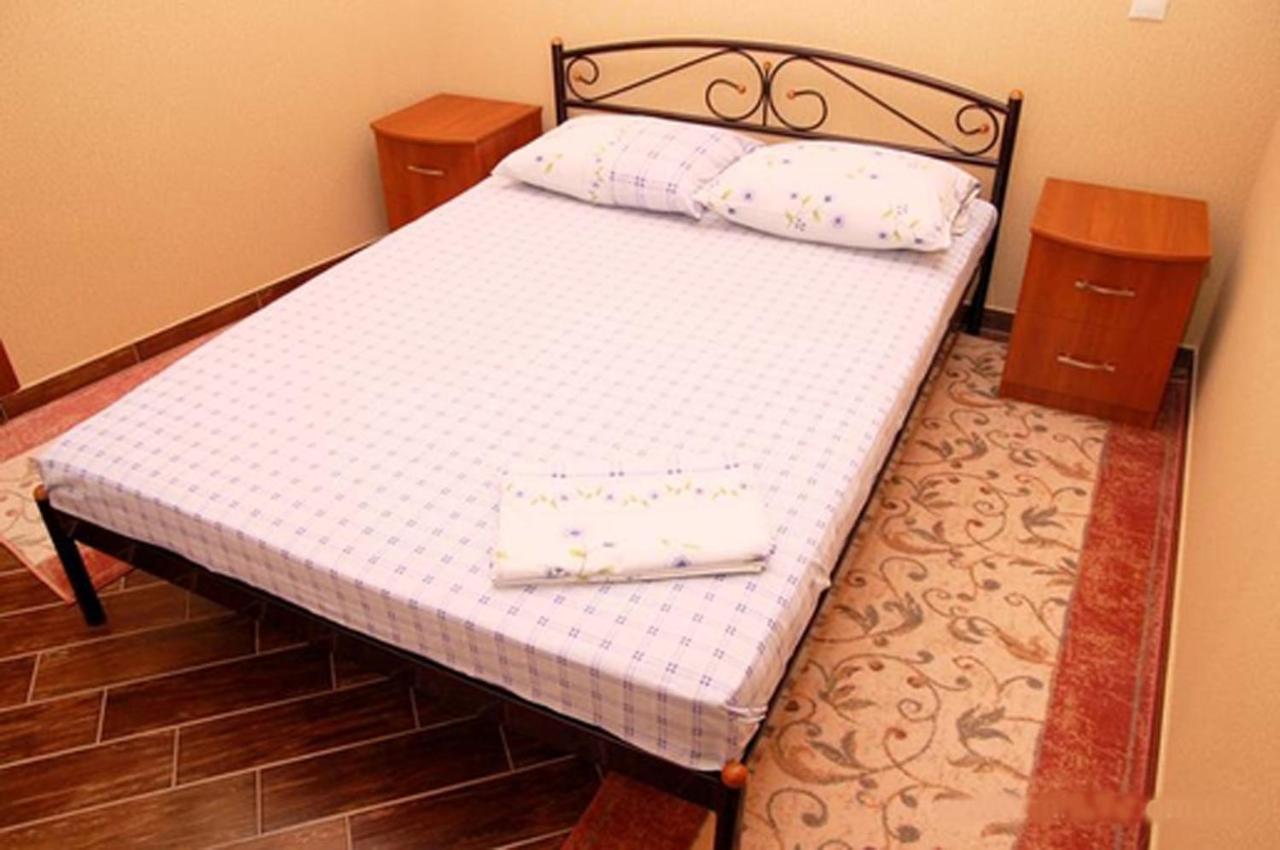 Sofiivs'Ka Street, 1,, Apartment Киев Екстериор снимка
